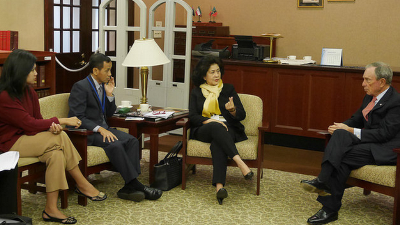 Di New York, Menkes Bertemu Bloomberg Bahas Tembakau