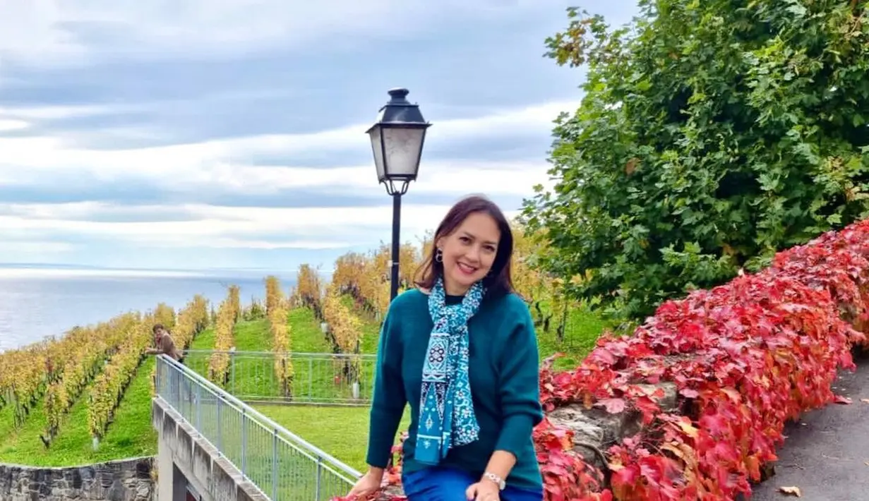 Ira Wibowo Liburan di Switzerland (Instagram/irawbw)