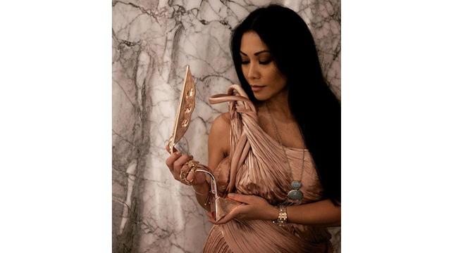 7 Gaya Anggun saat Hadiri Asian Television Awards, Raih Penghargaan