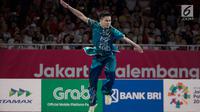 Atlet wushu putra Indonesia, Marvelo Edgar Xavier saat beraksi dalam nomor Cangquan putra Asian Games di JIExpo, Kemayoran Jakarta, Minggu (19/8). Edgar meraih nilai tertinggi kedua, 9,72, dan berhak meraih medali perak. (Bola.com/Vitalis Yogi Trisna)