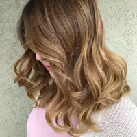 Warna Rambut untuk Wanita Usia 30-an (Sumber: Instagram/jessicascotthair)