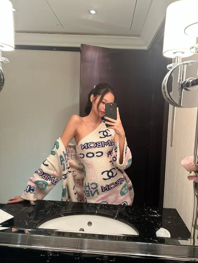 8 Pesona Jennie Blackpink saat Hadiri Paris Fashion Week 2023, Jadi Sorotan