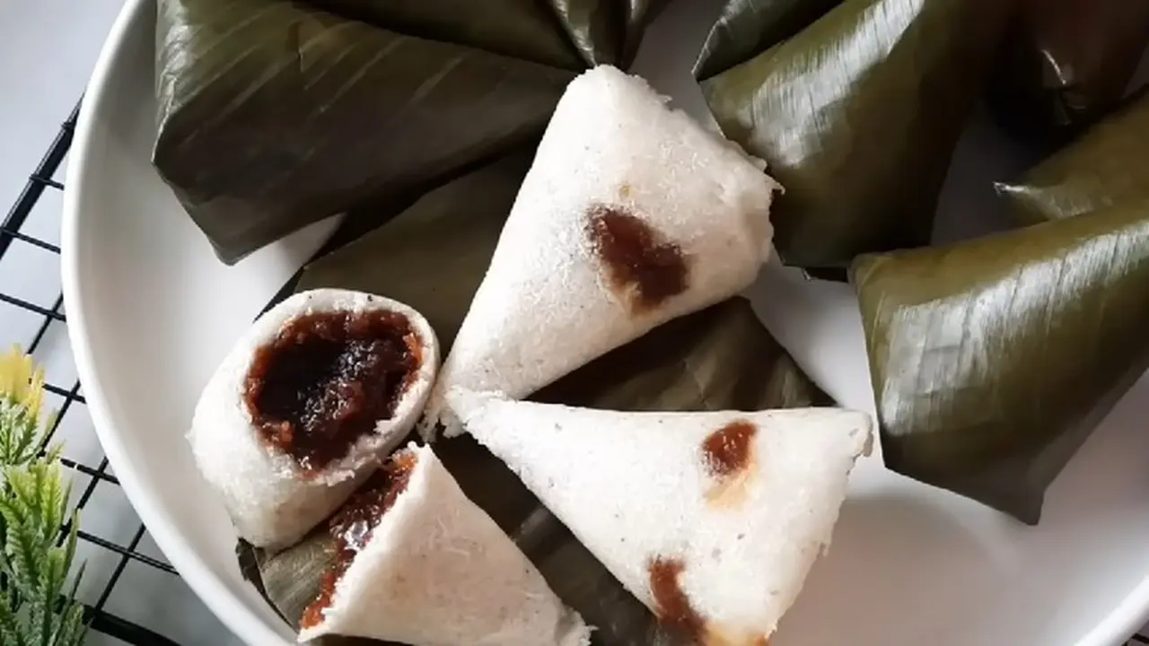 Resep Kue Ombus-Ombus yang Empuk dan Manis