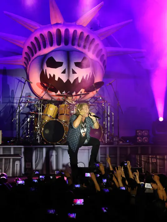 Konser Helloween yang bertajuk 'The God-Given Right World Tour 2015' ini guncang dua kota di Indonesia yakni Jakarta pada 22 Oktober 2015 dan pada 24 Oktober 2015 di Yogyakarta. (Nurwahyunan/Bintang.com)