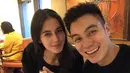 Pada bulan puasa kemarin, Baim Wong dan Paula Verhoeven terlihat sedang berbukan bersama. Mereka terlihat kompak dengan mengenakan busana warna hitam. (Foto: instagram.com/baimwong)
