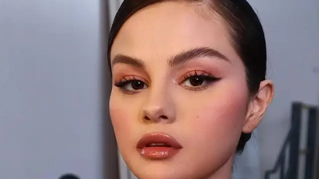 Glam Makeup Look Selena Gomez/dok. Selena Gomez