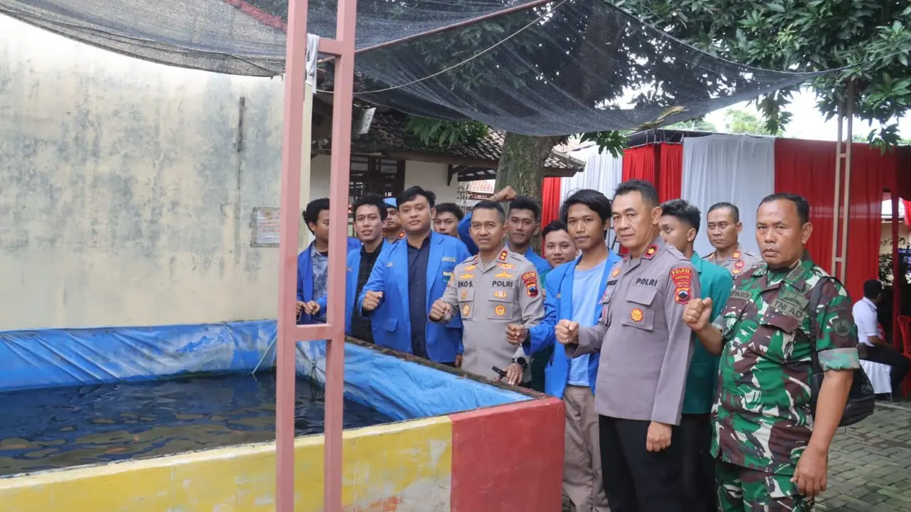 Launching program pekarangan pangan lestari yang digelar di halaman Polsek Pemalang. (Foto: Liputan6.com/Humas Polres Pemalang)