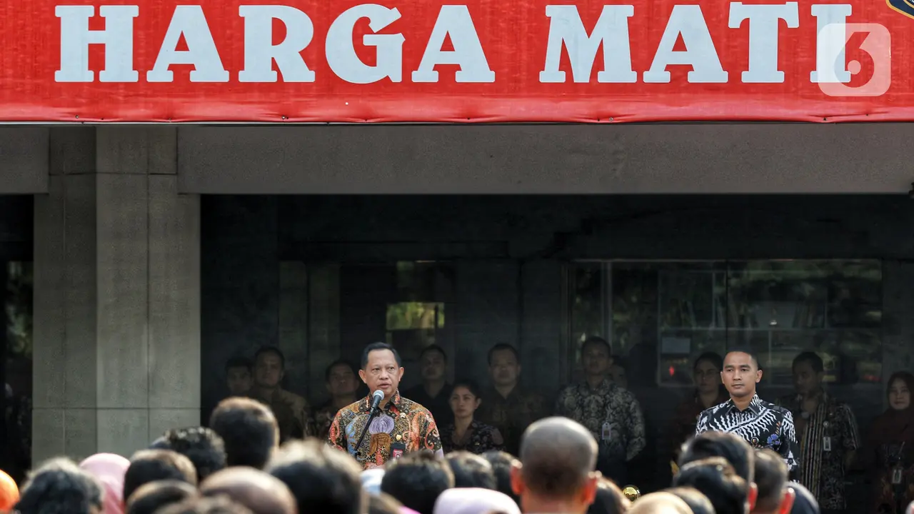 Tito Karnavian Pimpin Apel Perdana di Kemendagri
