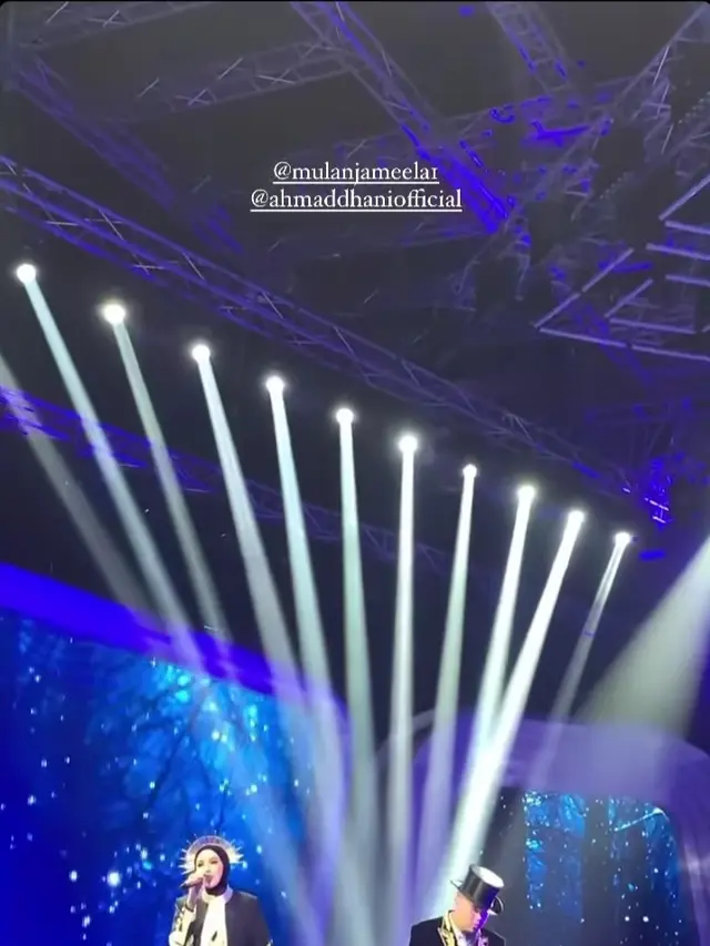 Aksi Mulan Jameela di Malam Puncak HUT SCTV 33 XtraOrdinary (Sumber foto: reposted by Instagram @mulanjameela1)