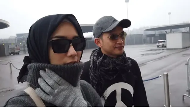 7 Momen Seru Citra Kirana dan Rezky Aditya di Milan, Beli Baju Bayi