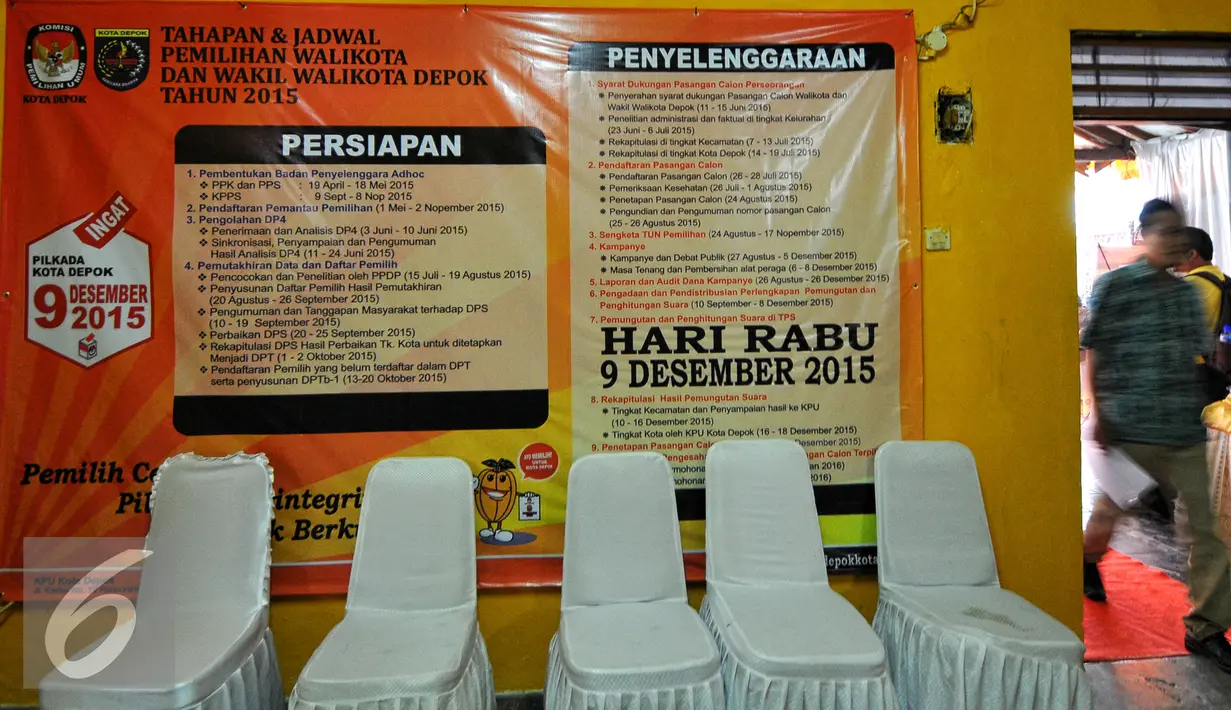 Suasana hari pertama pendaftaran calon Pilkada 2015 di kantor KPU Kota Depok masih terlihat sepi, Jakarta, Minggu (26/7/2015). Diperkirakan para pasangan bakal calon Walikota akan mulai mendaftar diri pada Senin (27/7) besok.(Liputan6.com/Yoppy Renato)