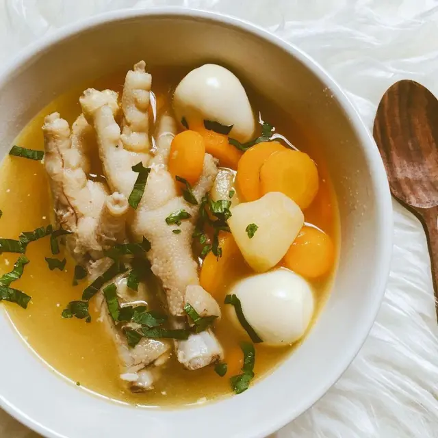 Semangkuk sop ceker