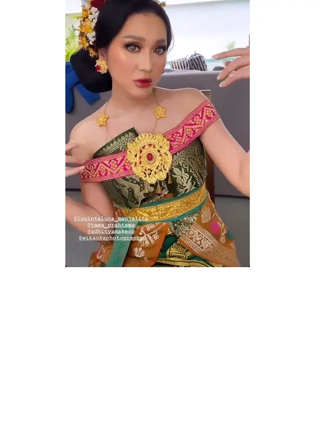 7 Potret Lucinta Luna Tampil dengan Busana Adat Bali, Curi Perhatian