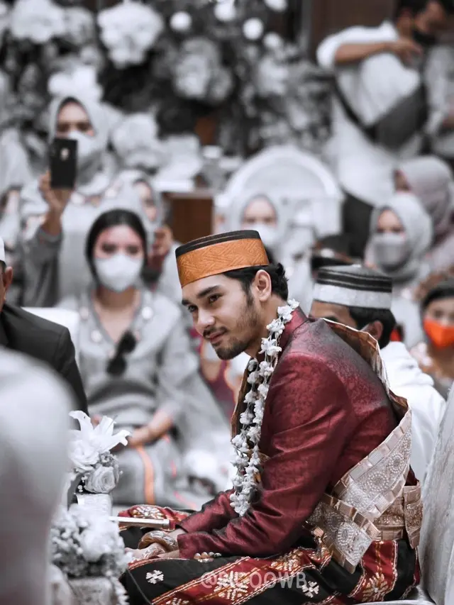 Momen pernikahan Achmad Megantara dan Asri Faradila (Sumber foto: Instagram/@megantara.update)
