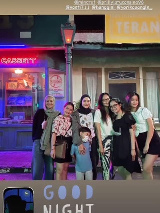 7 Potret Prilly Latuconsina di Yogyakarta, Syuting Series Baru