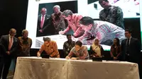 Konsorsium Chevron New Energies melalui PT Jasa Daya Chevron (Chevron) dan PT Pertamina Geothermal Energy Tbk (PGE) menandatangani beberapa perjanjian di Hotel Park Hyatt, Jakarta. (Foto: Istimewa)