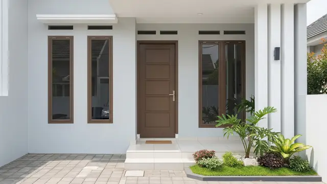 Pintu Mocha Brown dan Pilar Putih
