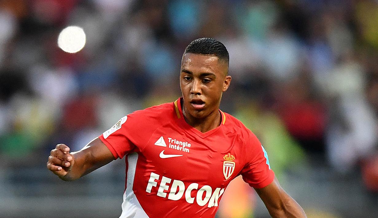 4. Youri Tielemans (AS Monaco) - Beruntung bagi Monaco bisa mengalahkan MU untuk mendapatkan gelandang serba bisa asal Belgia ini. Pemain berusia 20 tahun ini diyakini akan mampu berbuat banyak pada musim pertamanya di Ligue 1. (AFP/Franck Fife)