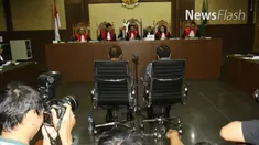 Dewan Pers bersama Ikatan Jurnalis Televisi Indonesia (IJTI), Aliansi Jurnalis Independen (AJI), Persatuan Wartawan Indonesia (PWI) dan Komisi Penyiaran Indonesia (KPI), menyikapi larangan peliputan sidang korupsi e-KTP di Pengadilan Tindak Pidana Ko...