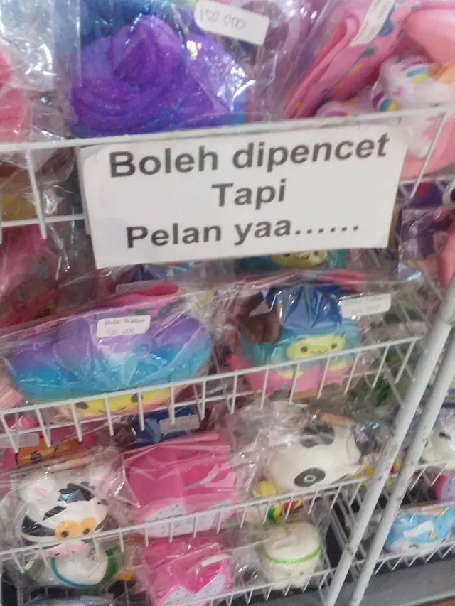 6 Peringatan di Toko Ini Nyeleneh Banget, Bikin Senyum