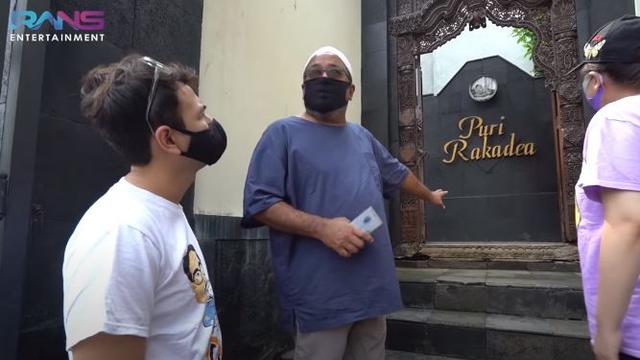 6 Potret Rumah Mewah Rano Karno, Berkonsep Ala Pedesaan yang Luas