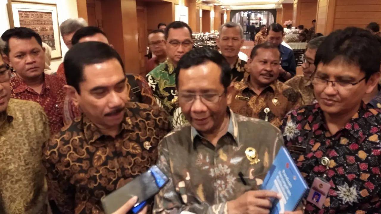 Kepala BNPT Suhardi Alius dan Menko Polhukam Mahfud Md