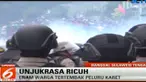 Bentrok memanas ketika polisi mengamankan sejumlah pengunjuk rasa guna membubarkan aksi.