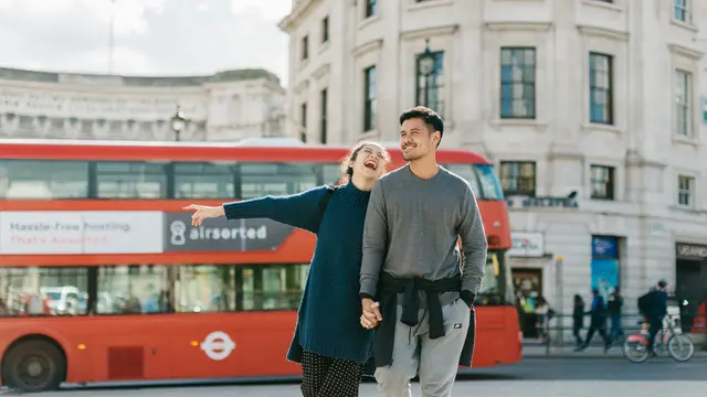 Potret Romantis Putri Marino Temani Chicco Jerikho Maraton di London