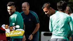 Timnas Indonesia melakukan latihan ringan di hotel tempat mereka menginap jelang leg kedua semifinal Piala AFF 2016 melawan Vietnam.