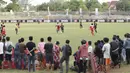 Pemain STIMED Nusa Palapa saat pertandingan melawan STKIP Mega Resky pada laga Torabika Campus Cup 2017 di Stadion UNM, Makassar, Kamis, (19/10/2017). STIMED Nusa Palapa menang adu penalti atas STKIP Mega Resky. (Bola.com/M Iqbal Ichsan)