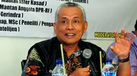  M Hatta Taliwang saat menjadi pembicara diskusi publik "Ada Apa Dengan Prahara Parpol di Era Pemerintahan Jokowi" di Cikini Raya, Jakarta, Rabu (18/3/2015). (Liputan6.com/Yoppy Renato)