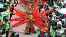Aneka pakaian unik dari berbagai macam daerah memeriahkan Kirab Budaya menyambut Jokowi ke Istana Negara, Jakarta Pusat, Senin (20/10/2014) (Liputan6.com/Johan Tallo)