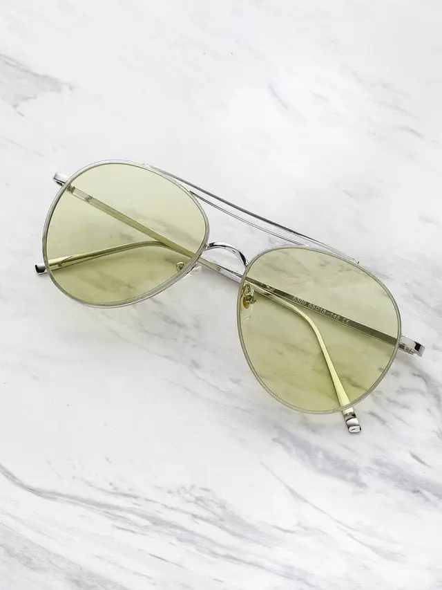 Look Simple dan Stylish dengan Kacamata Aviator
