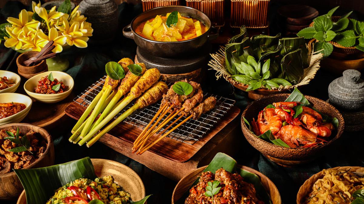 30 Rekomendasi Tempat Makan Enak di Denpasar yang Halal