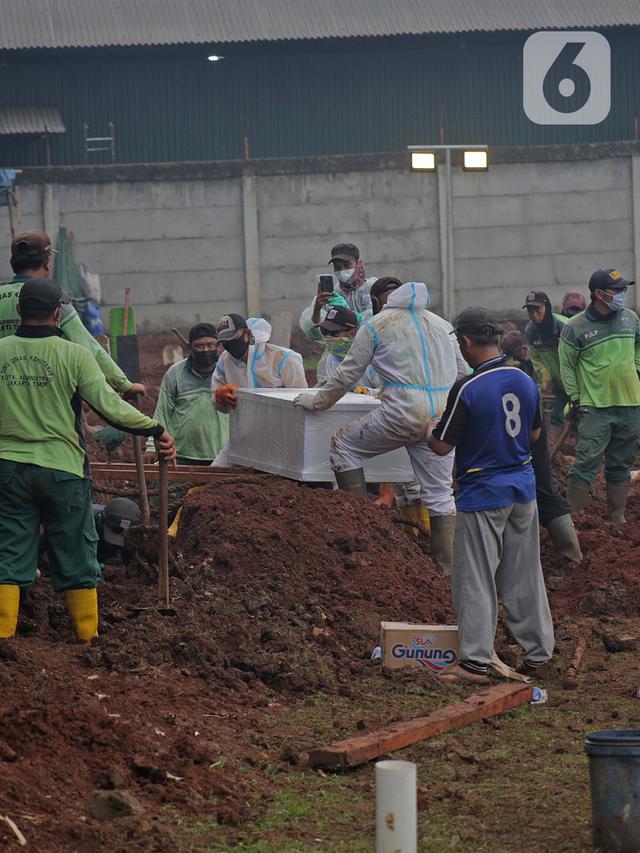 Baru Empat Hari,126 Jenazah COVID-19 Dimakamkan di TPU Bambu Apus