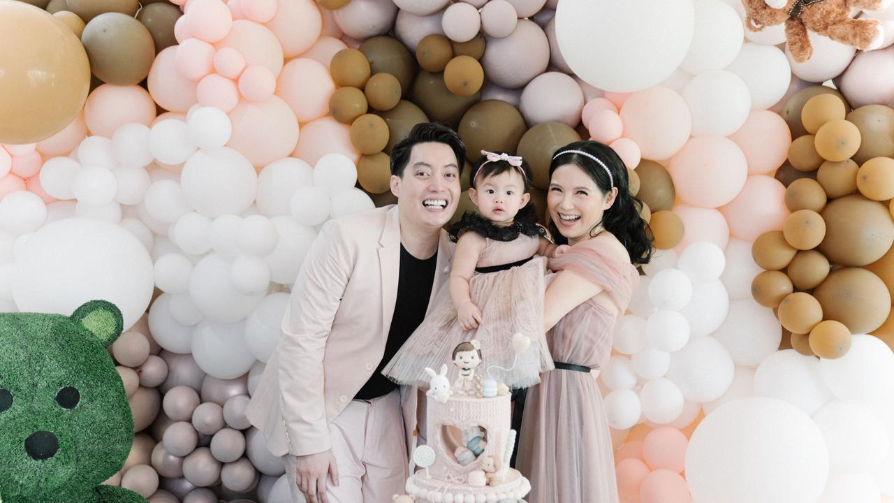 Edric Tjandra dan Venny Chandra saat merayakan ultah anaknya