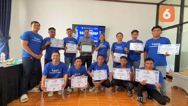 Peserta pelatihan barbershop