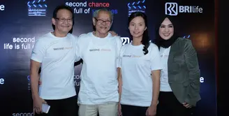 Sekitar 500 orang akan dilibatkan dalam pembuatan dua film pendek sutradara Livi Zheng. Film pendek berjudul Life is Full of Surprises dan Second Chance itu akan syuting di Sukabumi, Jawa Barat.(Deki Prayoga/Bintang.com)