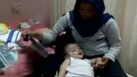 Rumah Sakit Santa Maria Pekanbaru, Riau merawat seorang bayi berusia 13 bulan yang mengidap pnemonia atau radang paru. 