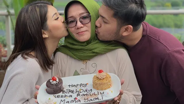 6 Potret Kedekatan Kesha Ratuliu dan Calon Ibu Mertua, Mantu Idaman