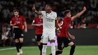 Bek Real Madrid David Alaba. (ANDER GILLENEA / AFP)