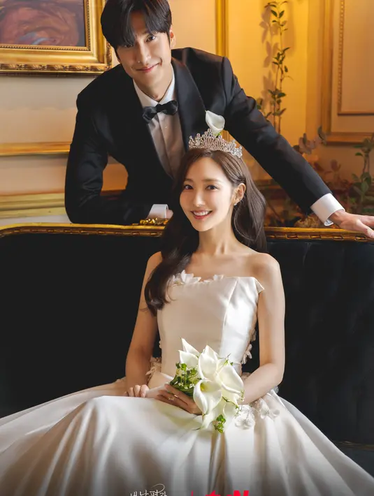 <p>Kisah mereka membuahkan hasil yang memuaskan dengan membalikkan takdir mereka dan menikah satu sama lain. (Foto: tvN)</p>