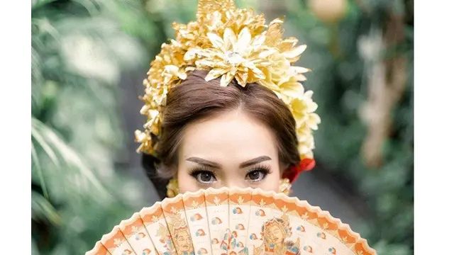 7 Pesona Steffy Ai Eks Cherrybelle saat Pakai Busana Tradisional Bali, Anggun Banget