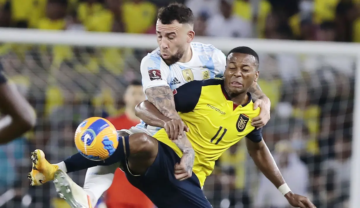 Laga ini sejatinya tidak menentukan apa-apa mengingat keduanya sudah mengantongi tiket ke Piala Dunia 2022. (Franklin Jacome/Pool via AP)