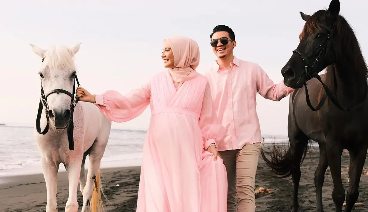 Zaskia Sungkar dan Irwansyah (Youtube/zaskiasungkar15)