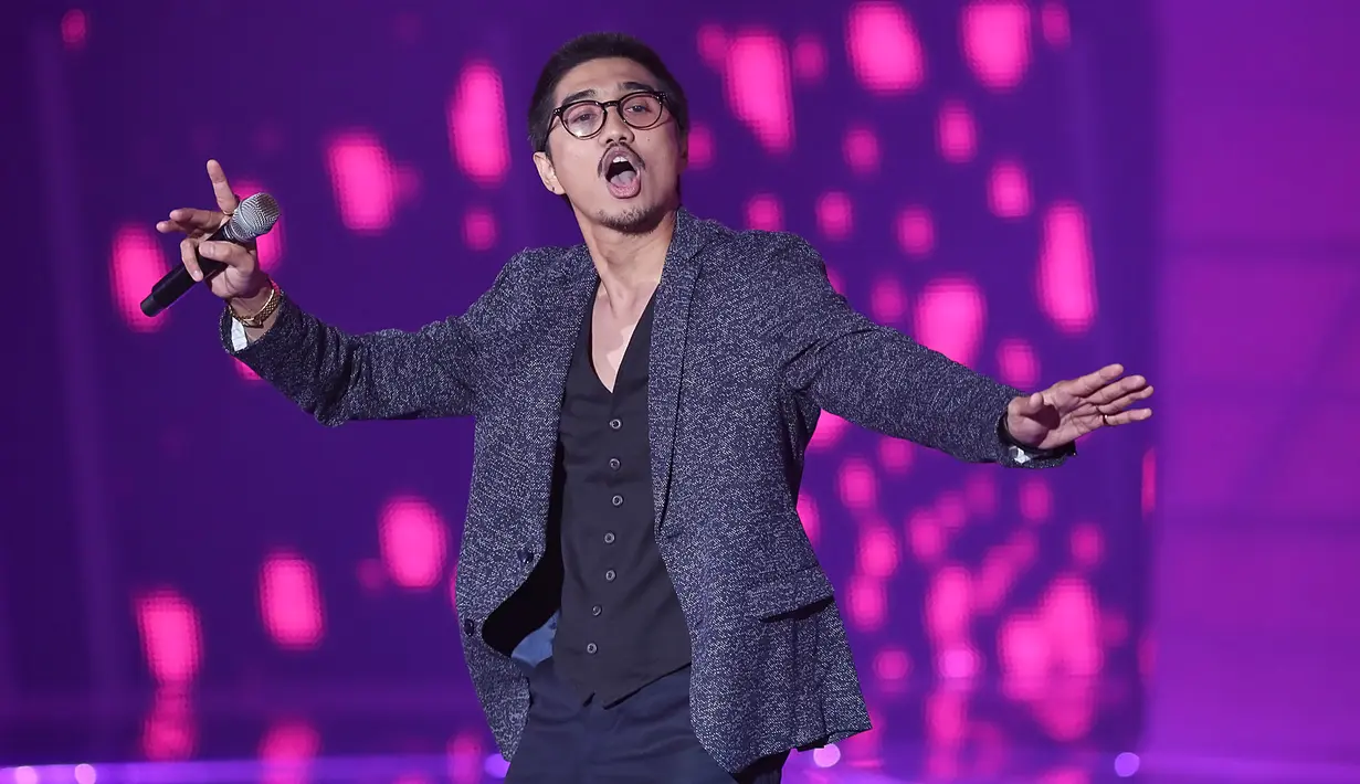 Duta dan kawan-kawan mengaku sangat senang bisa membawakan lagu Kamu Harus Cepat Pulang milik Slank. Tidak ada kesulitan dalam membawakan lagu Slank, lantaran lagu-lagu Slank sering dinyanyikan saat lagi nongkrong. (Bambang E. Ros/Bintang.com)