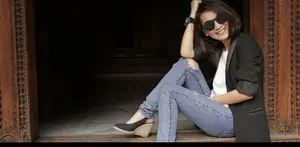 Jeniffer Arnelita diam-diam melangsungkan pernikahan dengan seorang pengacara bernama Indra Barusman pada 27 Juli 2015. Setelah menikah, sang suami tak pernah komplain dengan kebawelan Jennifer Arnelita