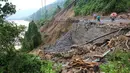 Kondisi area yang rusak akibat hujan lebat dan banjir di Quang Tri, Vietnam, 13 Oktober 2020. Bencana alam, terutama hujan lebat dan banjir, menyebabkan 28 orang tewas dan 12 lainnya hilang di wilayah tengah dan Dataran Tinggi Tengah Vietnam selama beberapa hari terakhir. (Xinhua/VNA)