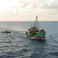 Salah satu kapal ikan ilegal asal Vietnam yang ditangkap KRI Usman Harun di Natuna. (Liputan6.com/Ajang Nurdin)