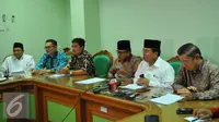 Sejumlah tokoh lintas agama memberikan keterangan saat mengelar konferensi pers di kantor MUI, Jakarta, Kamis (18/2). (Liputan6.com/Faisal R Syam)